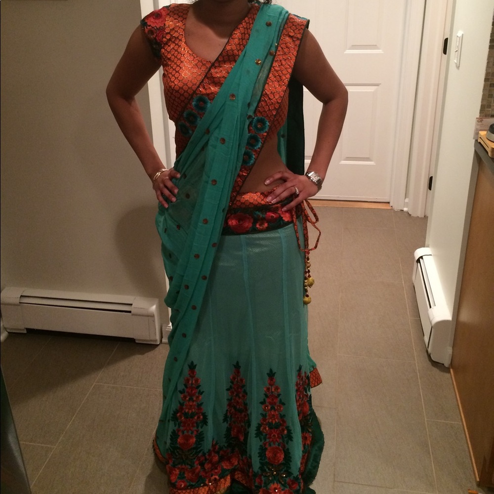 Indian lehenga - Picture 3 of 8